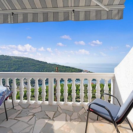 1 Bedroom Stunning Apartment In Primošten Esterno foto
