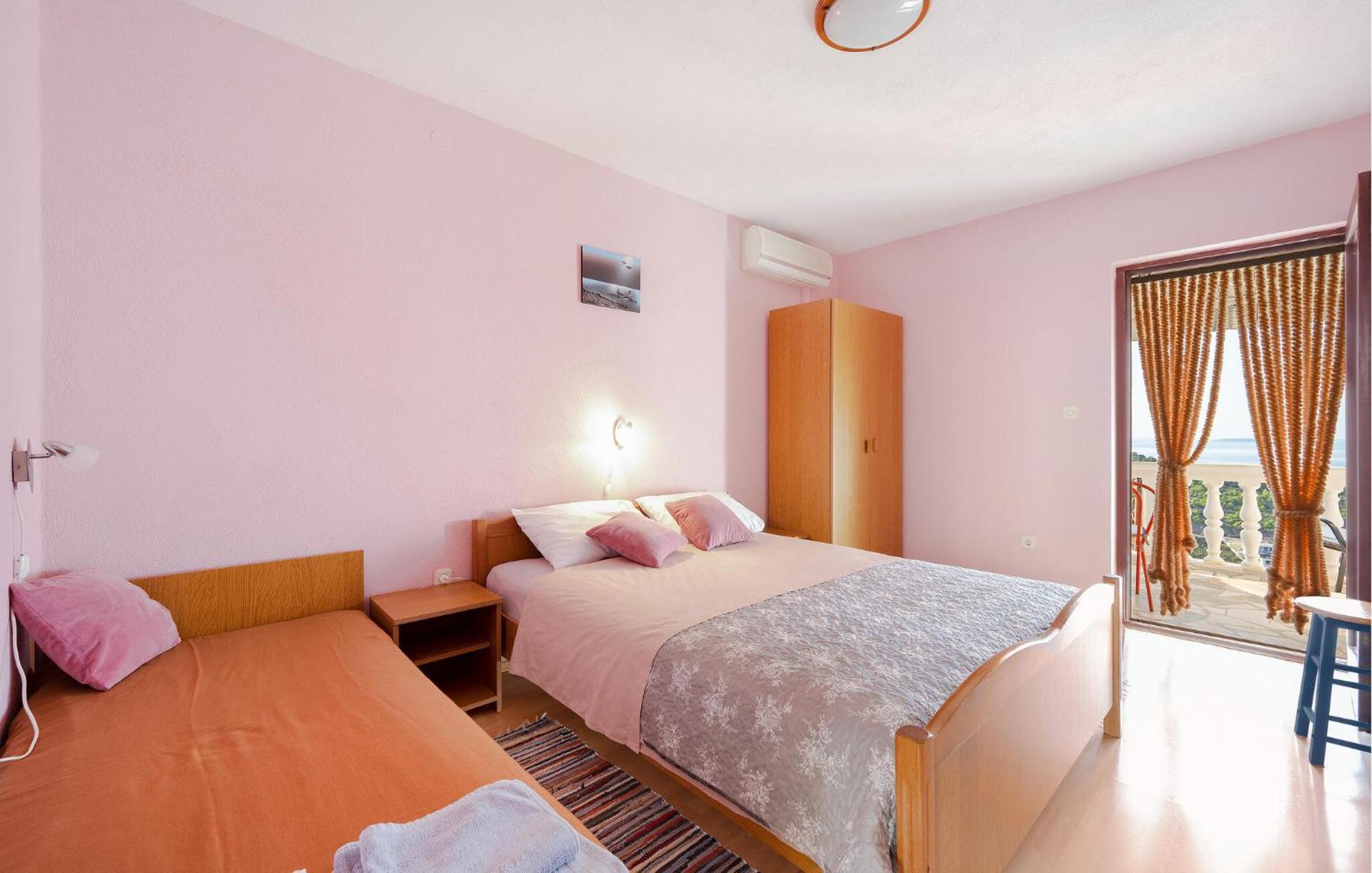 1 Bedroom Stunning Apartment In Primošten Esterno foto